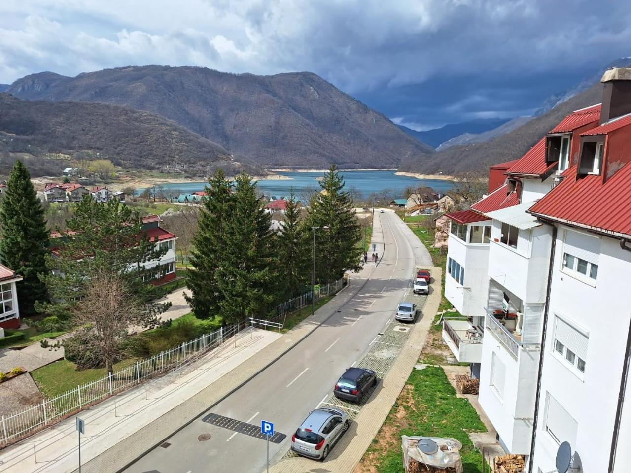 Apartment Duca Плужине Экстерьер фото